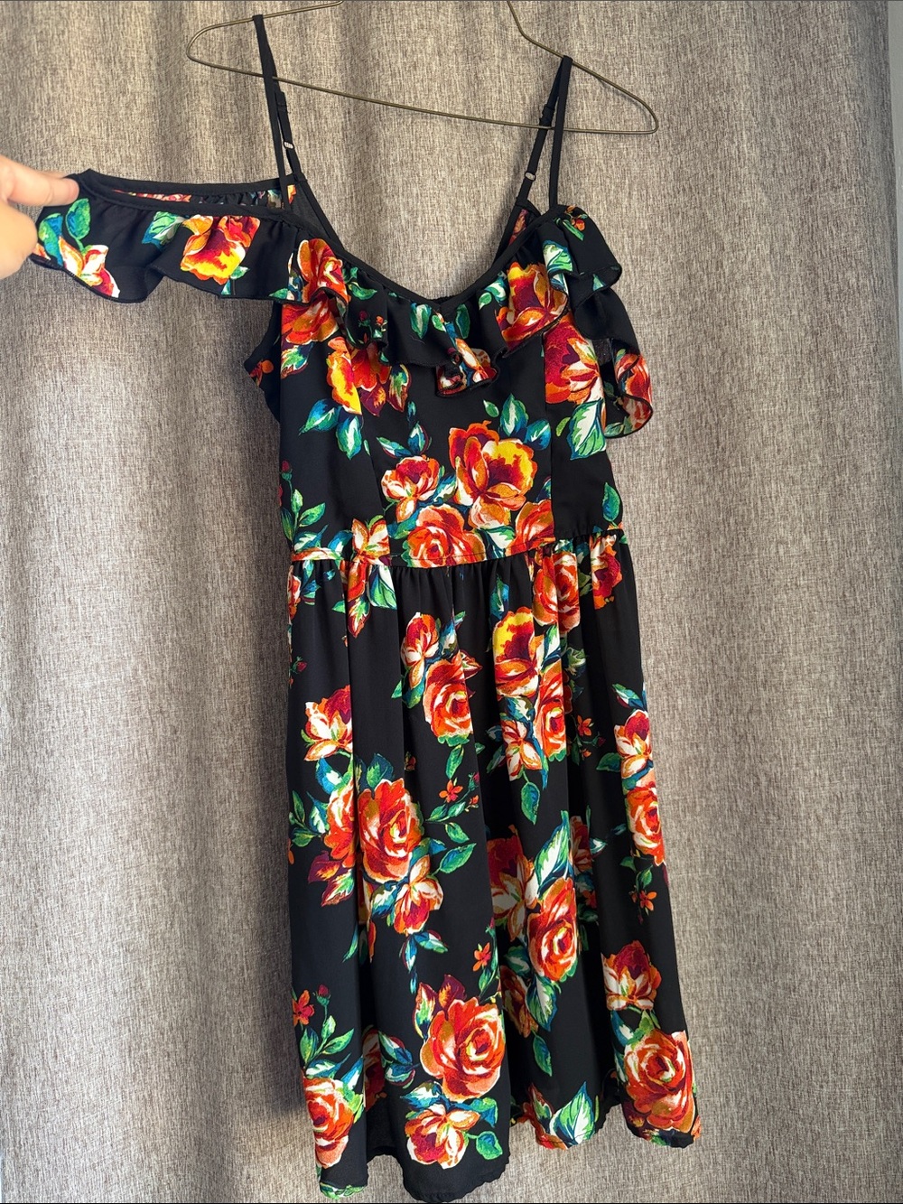 Xhilaration Black Floral Ruffle Mini Dress with Red Orange Roses w/pockets!
